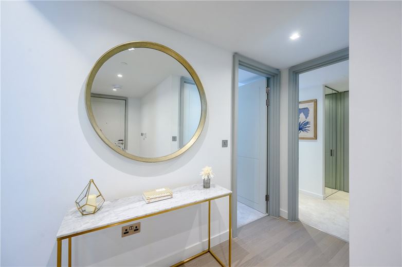 2 bedroom flat, Edgware Road, W2 - Available