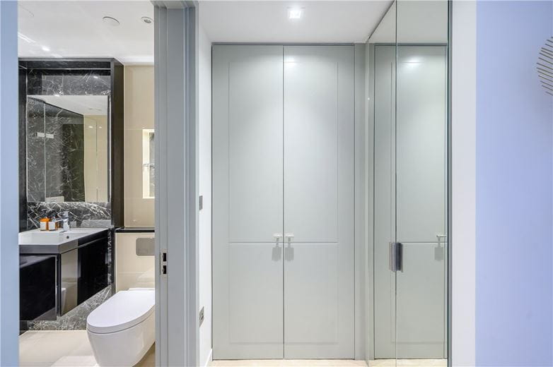 3 bedroom flat, Edgware Road, W2 - Available