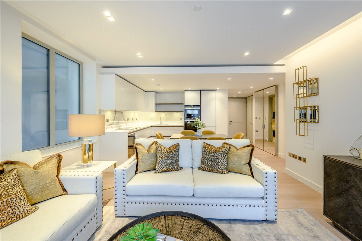 3 bedroom flat, Edgware Road, W2 - Available