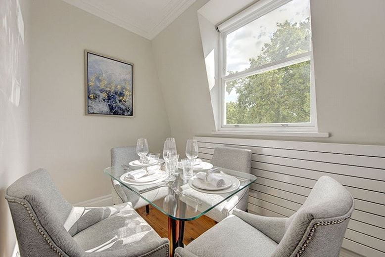2 bedroom flat, Kensington Gardens Square, London W2 - Available
