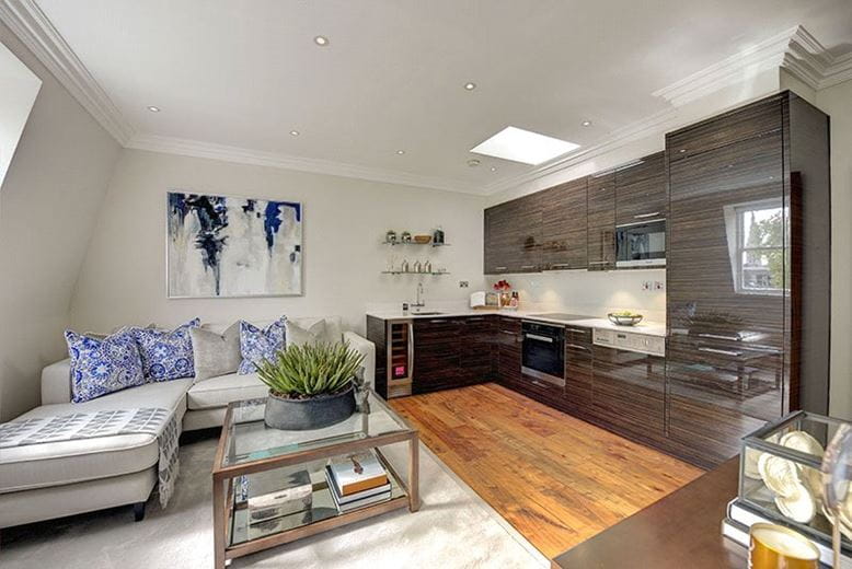 2 bedroom flat, Kensington Gardens Square, London W2 - Available