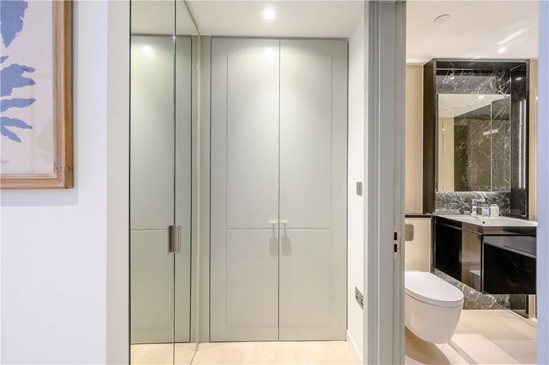 2 bedroom flat, Edgware Road, London W2 - Available