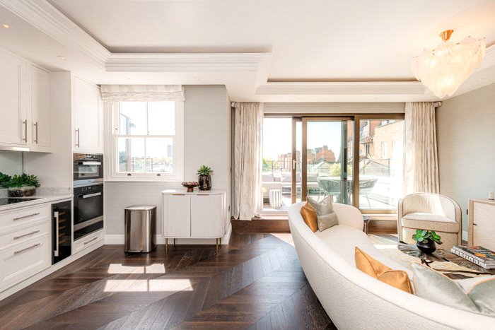 2 bedroom flat, Prince of Wales Terrace, London W8 - Available