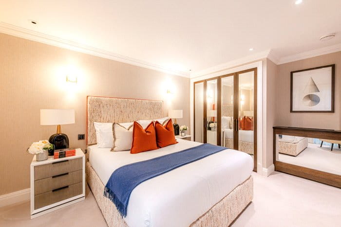 3 bedroom flat, Prince of Wales Terrace, London W8 - Available