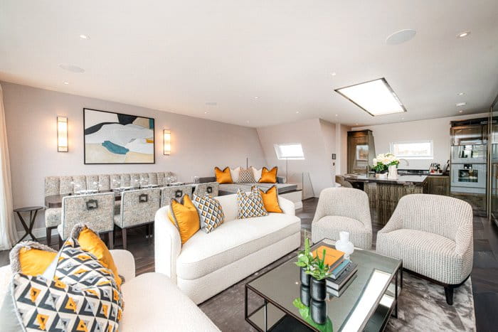 3 bedroom flat, Prince Of Wales Terrace, London W8 - Available