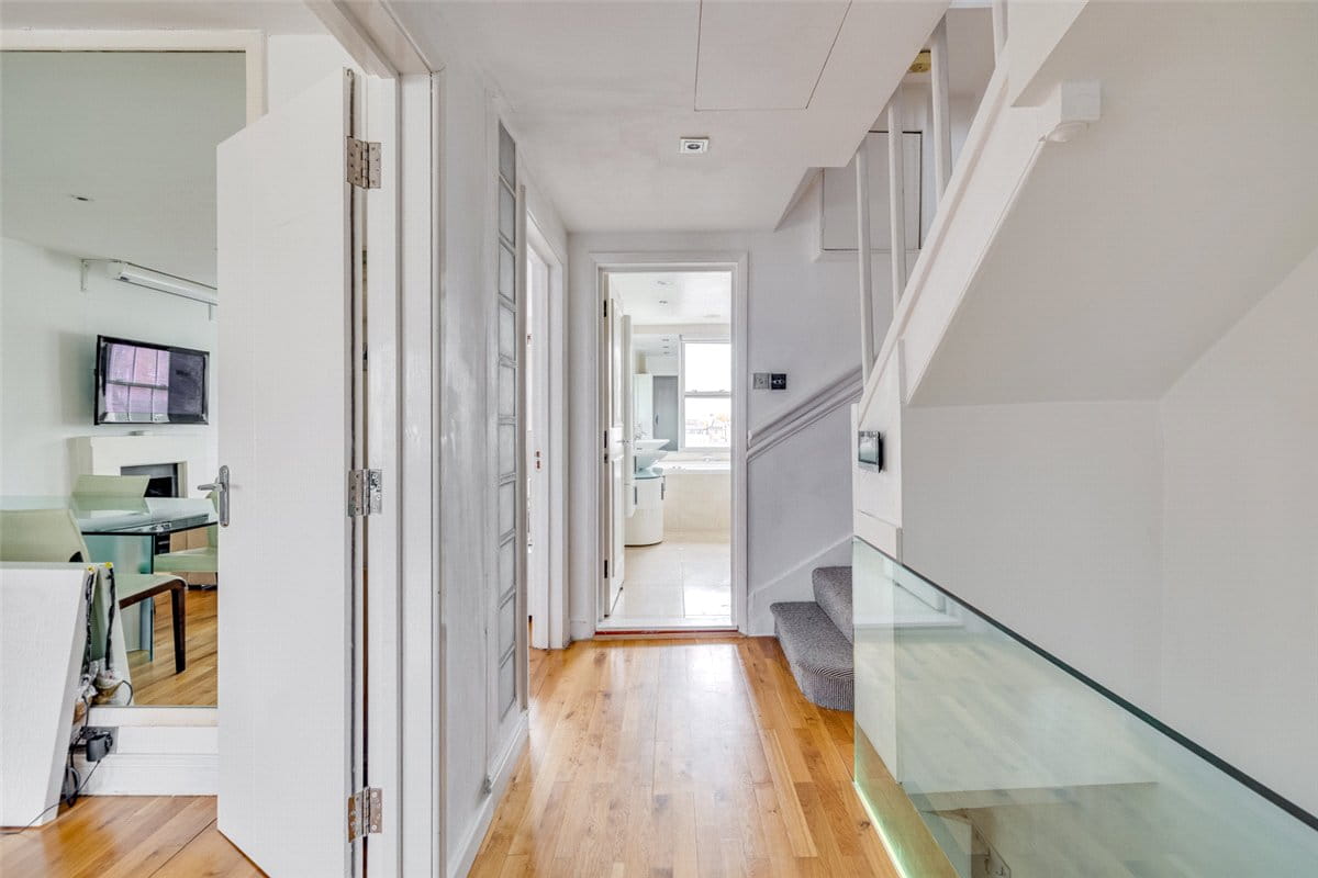 3 bedroom flat, Ennismore Gardens, Knightsbridge SW7 - Available