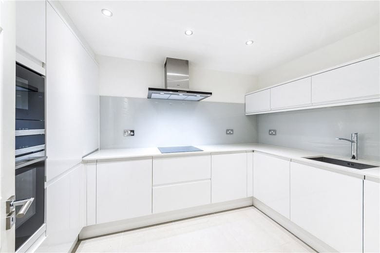 2 bedroom flat, Manson Place, Knightsbridge SW7 - Available