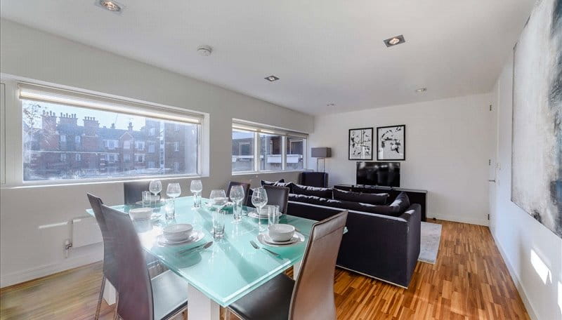 2 bedroom flat, Fulham Road, Chelsea SW3 - Available