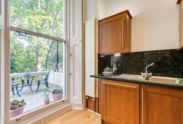 2 bedroom flat, Ashburn Gardens, South Kensington SW7 - Available