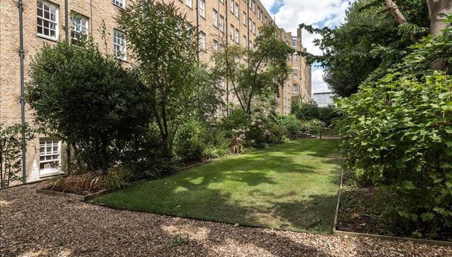 1 bedroom flat, Fulham Road, London SW3 - Available