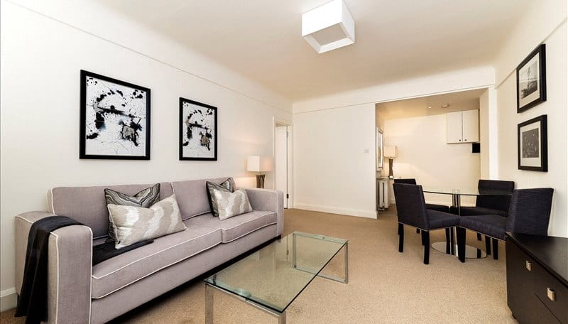 2 bedroom flat, Fulham Road, SW3 - Available