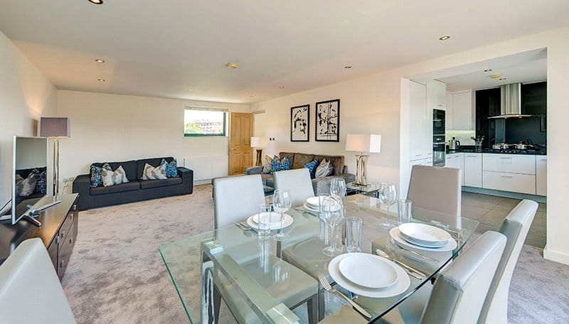 2 bedroom flat, Fulham Road, Chelsea SW3 - Available