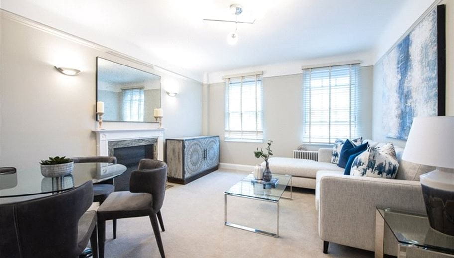 2 bedroom flat, Fulham Road, Chelsea SW3 - Available