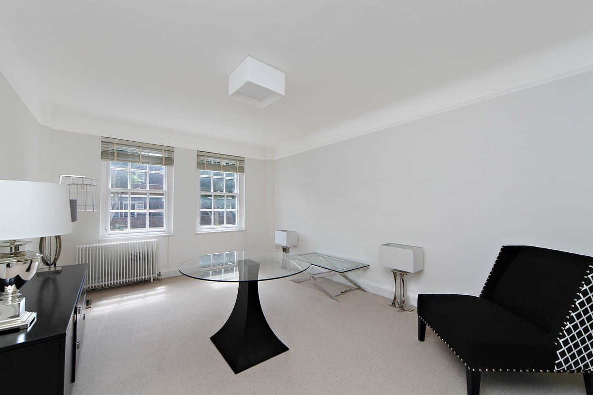 2 bedroom flat, Fulham Road, Chelsea SW3 - Available