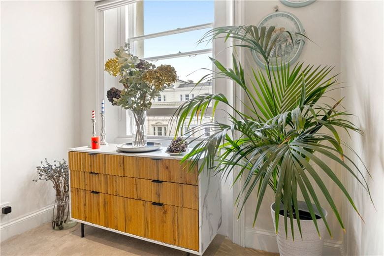 3 bedroom flat, Queens Gate, South Kensington SW7 - Available