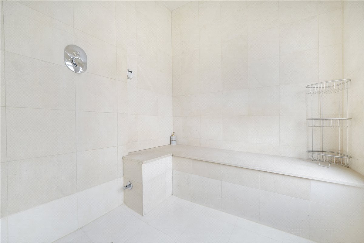 2 bedroom flat, Ovington Square, London SW3 - Available