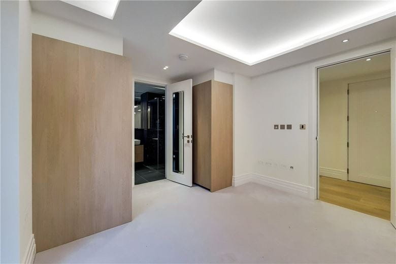 2 bedroom flat, Kensington Gardens Square, W2 - Available