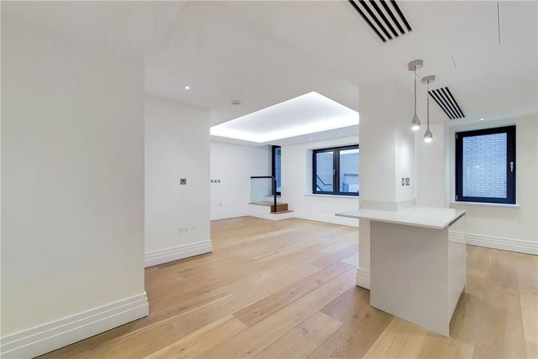 2 bedroom flat, Kensington Gardens Square, W2 - Available