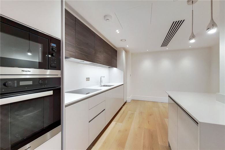 2 bedroom flat, Kensington Gardens Square, W2 - Available