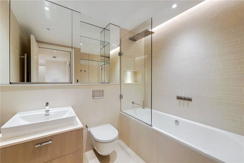 2 bedroom flat, Kensington Gardens Square, W2 - Available