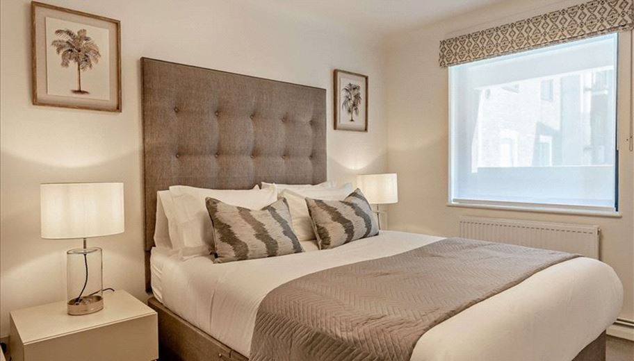 2 bedroom flat, Fulham Road, London SW3 - Available