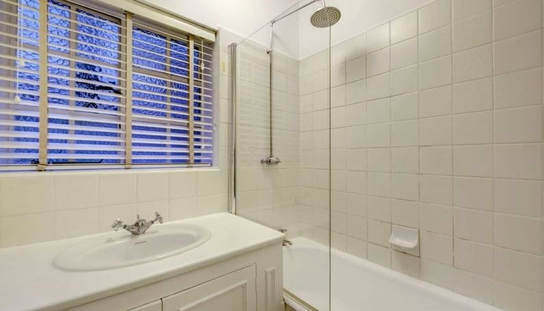 2 bedroom flat, Fulham Road, SW3 - Available