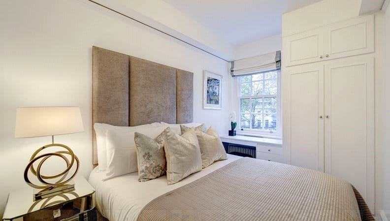 2 bedroom flat, Fulham Road, SW3 - Available