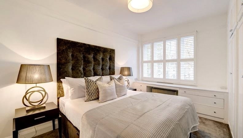 2 bedroom flat, Fulham Road, SW3 - Available
