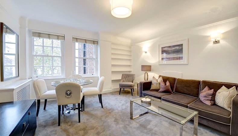 2 bedroom flat, Fulham Road, SW3 - Available