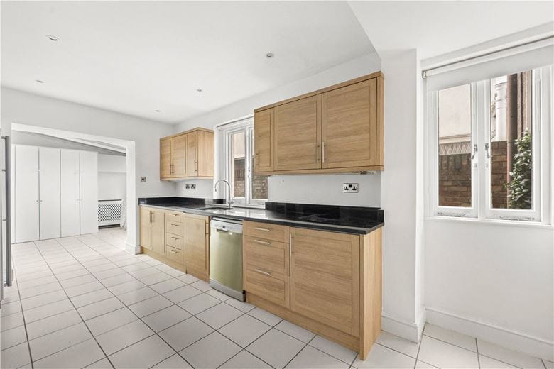 4 bedroom house, Donne Place, Chelsea SW3 - Let Agreed