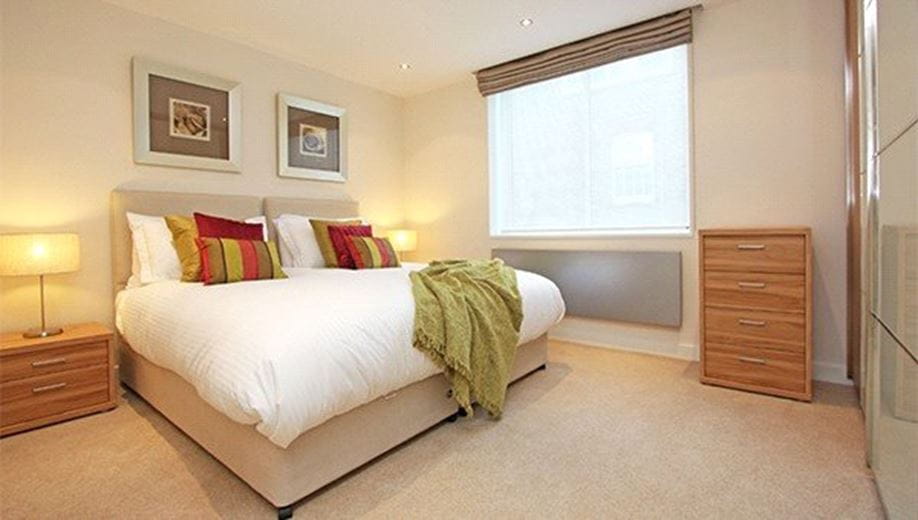 2 bedroom flat, Ebury Street, London SW1W - Available