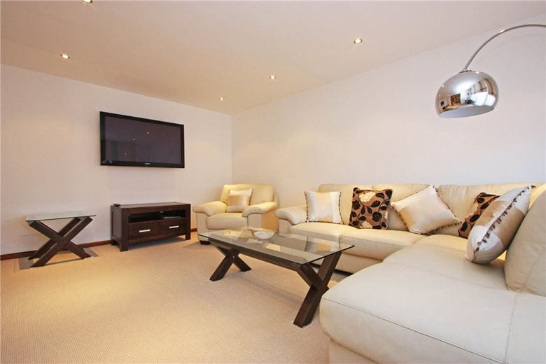 2 bedroom , Kingston House South, Ennismore Gardens SW7 - Available