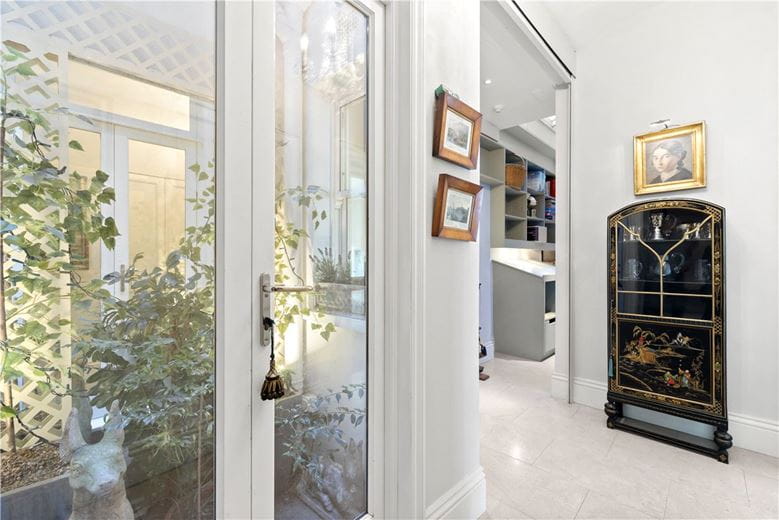 4 bedroom maisonette, Elvaston Place, South Kensington SW7 - Available