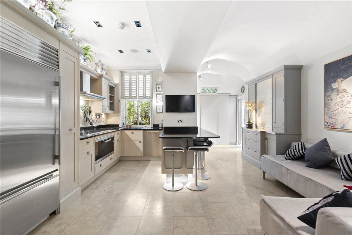 4 bedroom maisonette, Elvaston Place, South Kensington SW7 - Available