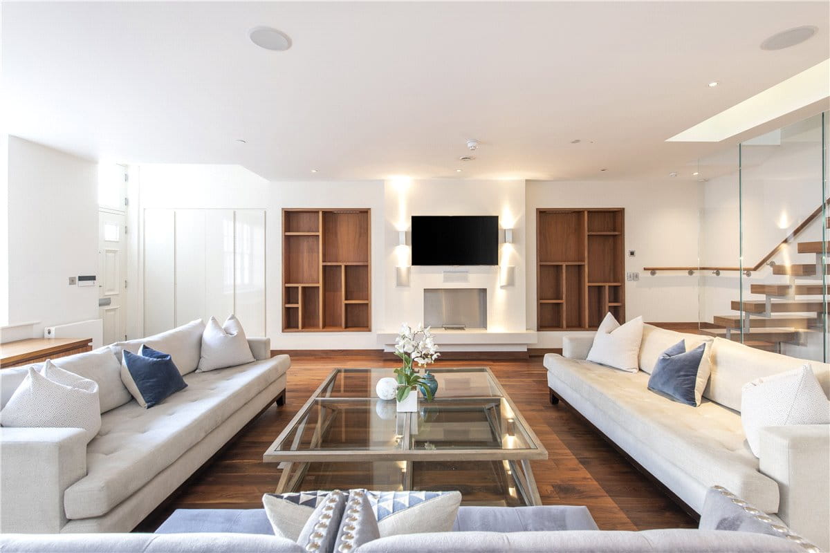 3 bedroom house, Wilton Row, Knightsbridge SW1X - Available