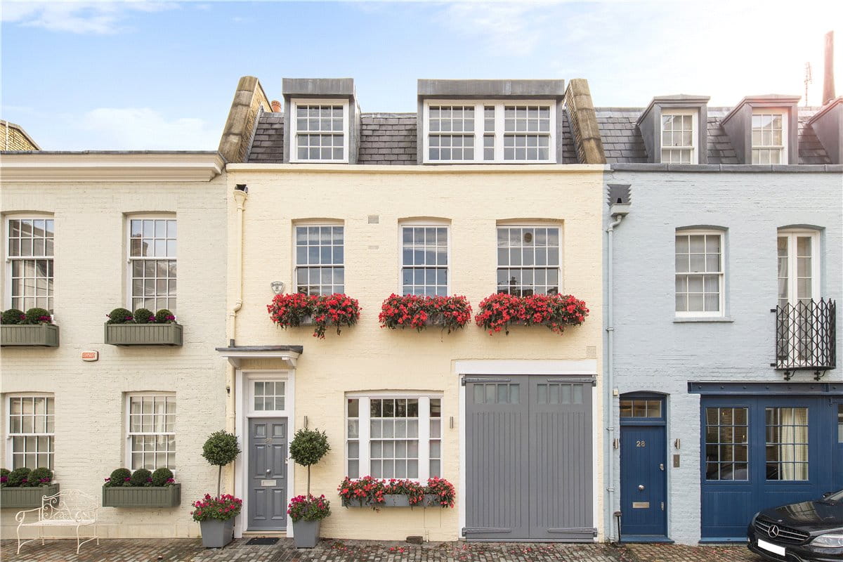 3 bedroom house, Wilton Row, Knightsbridge SW1X - Available