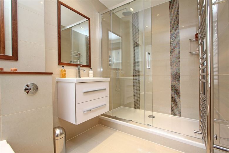 2 bedroom flat, Ennismore Gardens, London SW7 - Available
