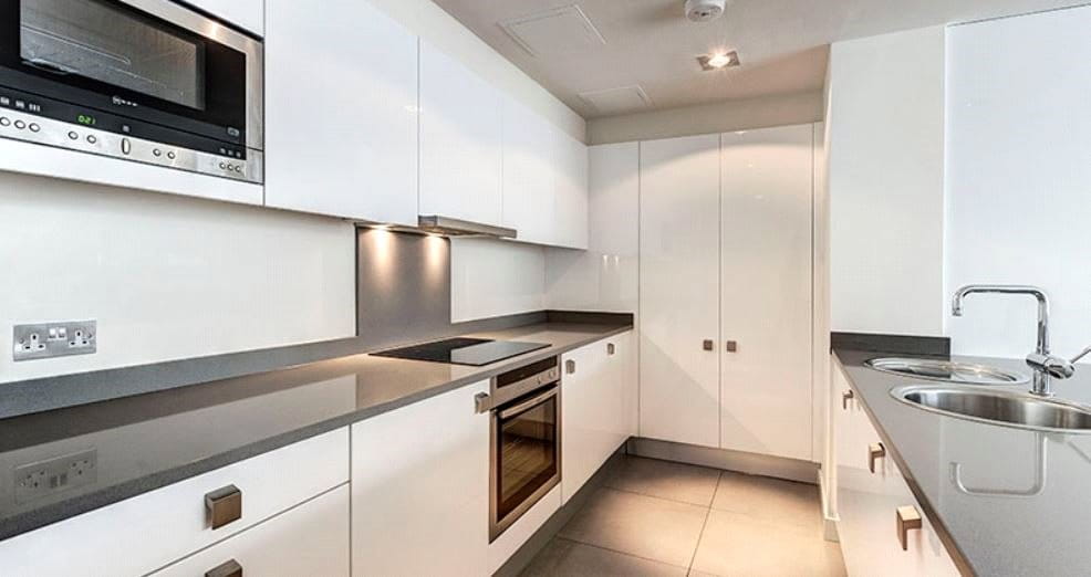 2 bedroom flat, Fulham Road, Chelsea SW3 - Available