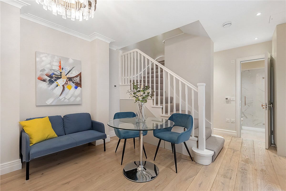  bedroom flat, Queen's Gate, South Kensington SW7