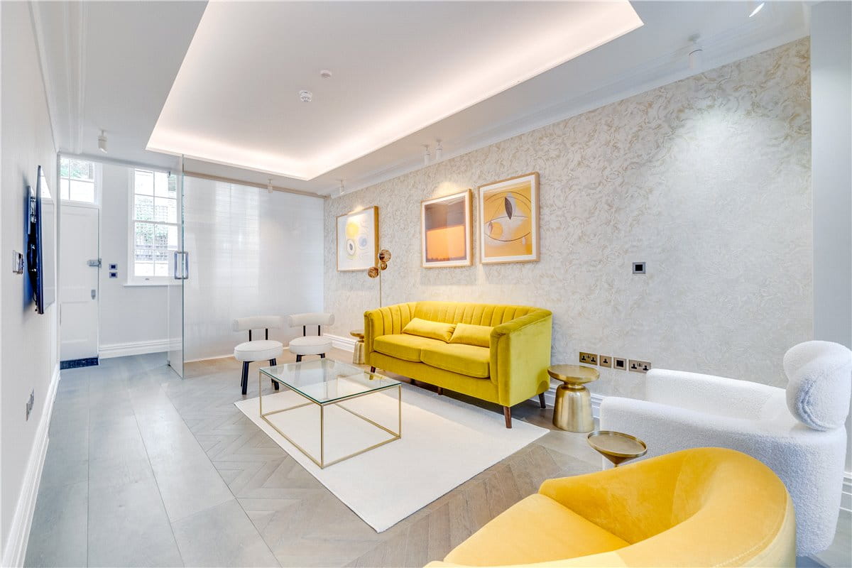 4 bedroom house, Queens Gate Mews, South Kensington SW7 - Available