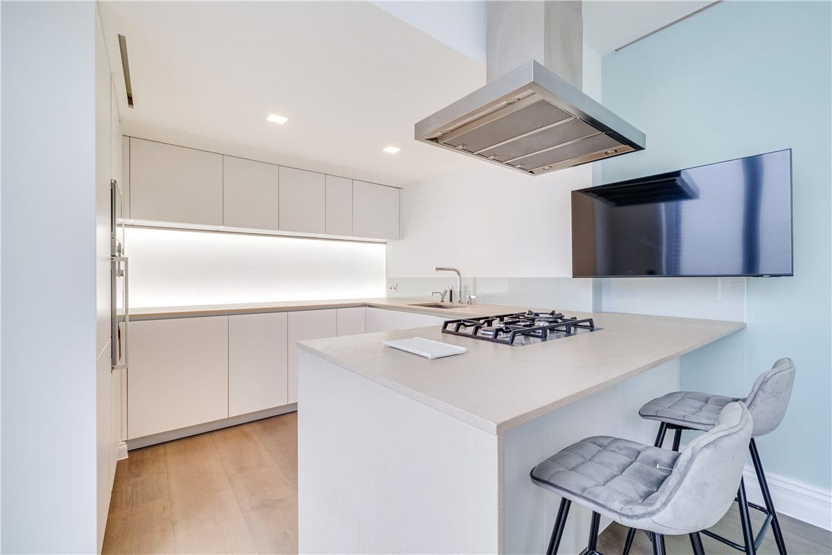 4 bedroom house, Queens Gate Mews, South Kensington SW7 - Available