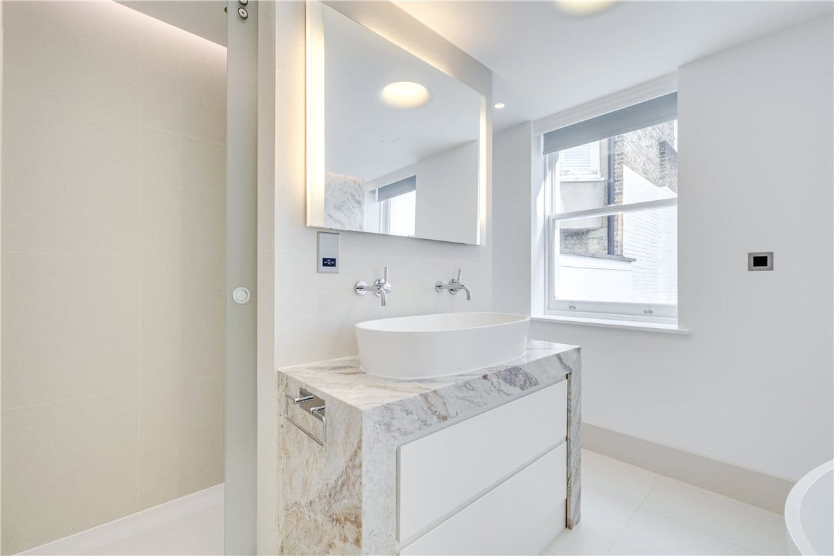 4 bedroom house, Queens Gate Mews, South Kensington SW7 - Available