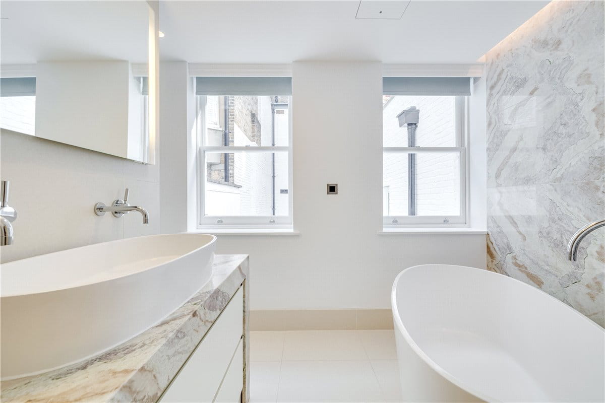 4 bedroom house, Queens Gate Mews, South Kensington SW7 - Available