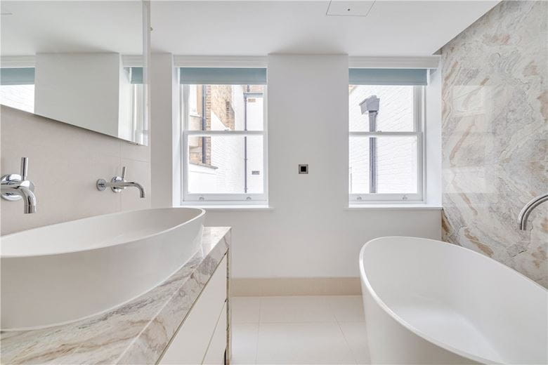 4 bedroom house, Queens Gate Mews, South Kensington SW7 - Available