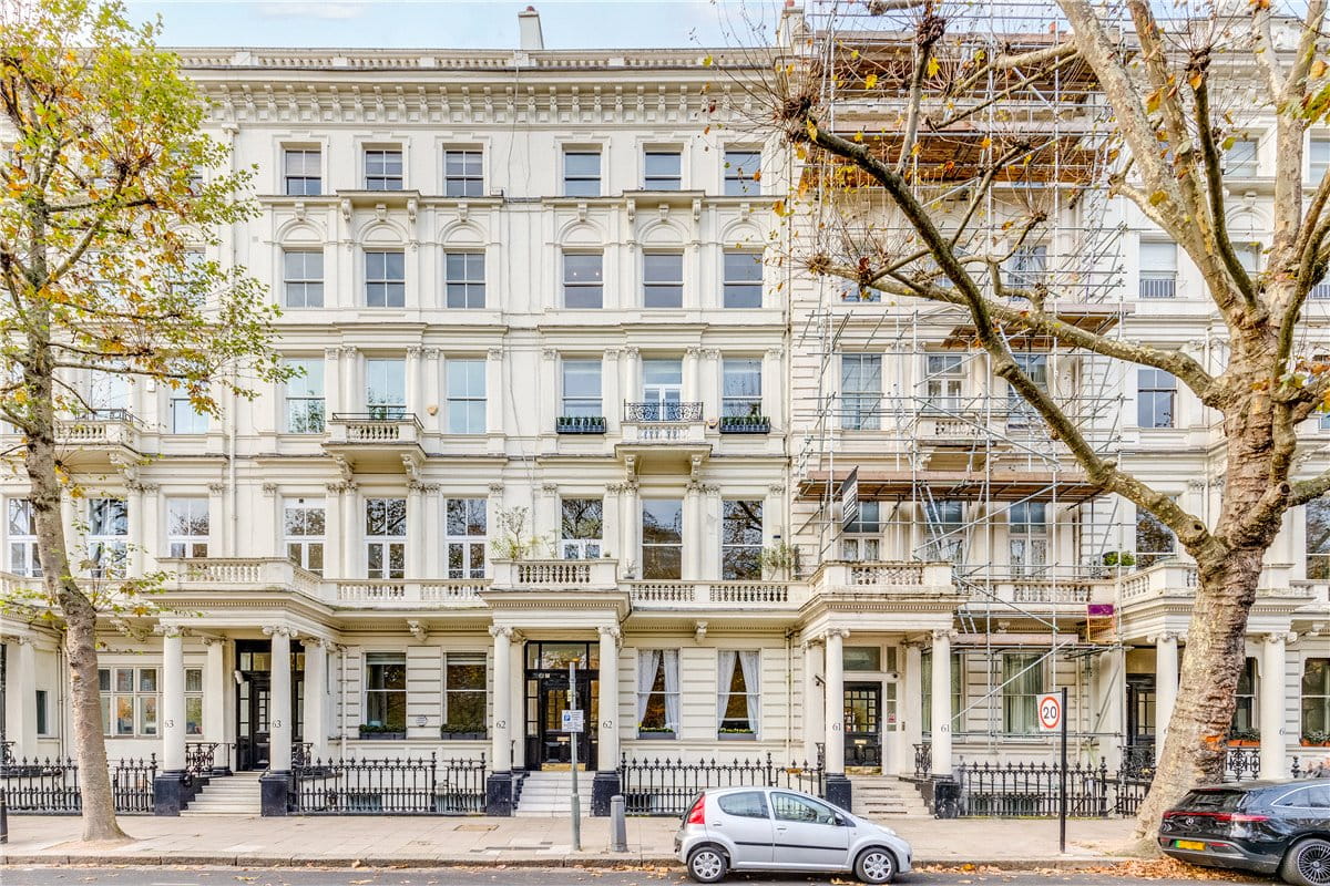 2 bedroom flat, Queen's Gate, South Kensington SW7 - Available
