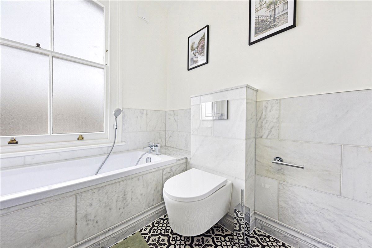 4 bedroom house, St Lawrence Terrace, North Kensington W10 - Available
