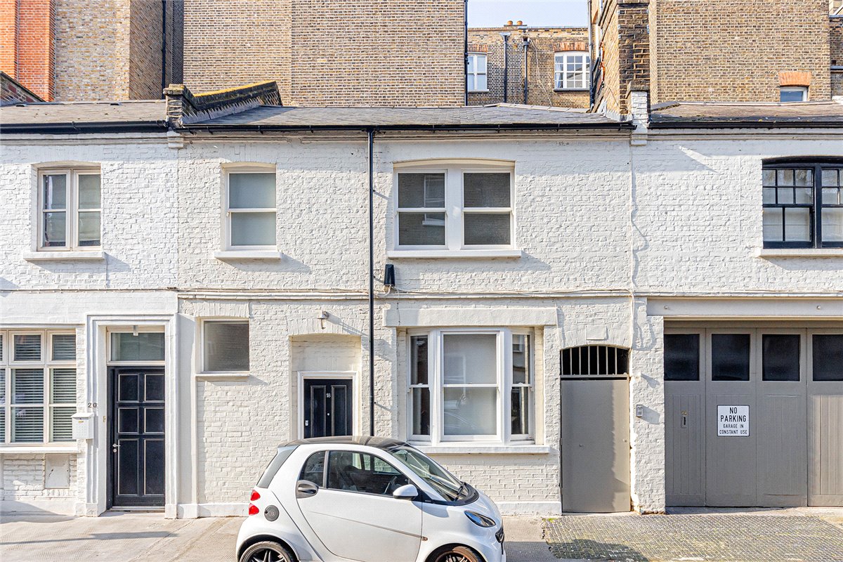 2 bedroom house, Egerton Gardens Mews, Knightsbridge SW3 - Available