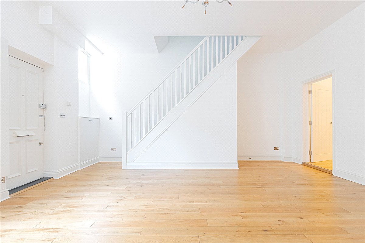 2 bedroom house, Egerton Gardens Mews, Knightsbridge SW3 - Available