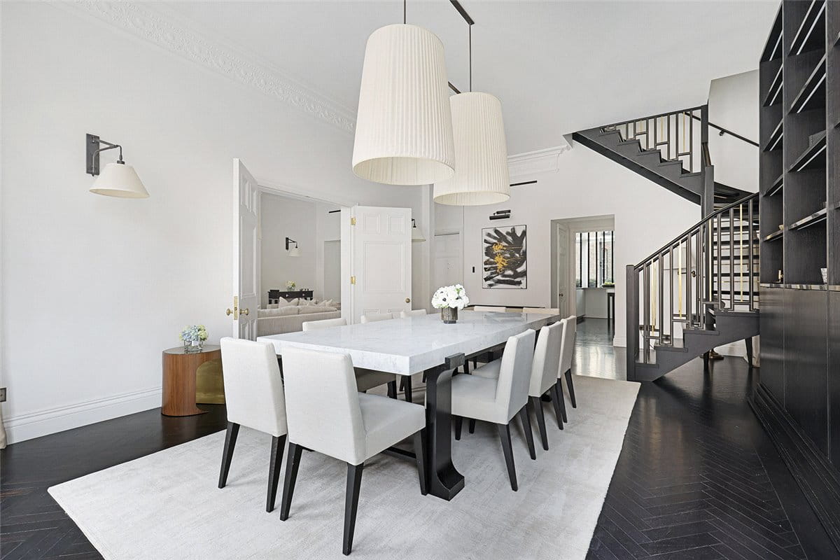 3 bedroom flat, Pont Street, Knightsbridge SW1X - Available