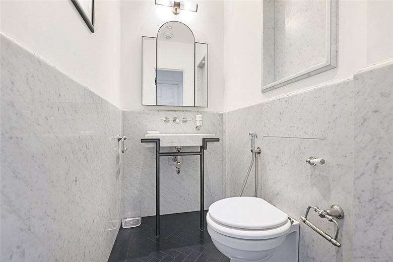 3 bedroom flat, Pont Street, Knightsbridge SW1X - Available